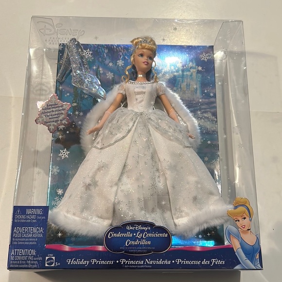 HOLIDAY CONDERELLA PRINCESS - Picture 1 of 7